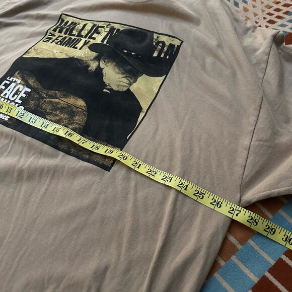 *B2G1F* Willie Nelson and Family "Trigger" T-Shirt - Picture 6 of 7